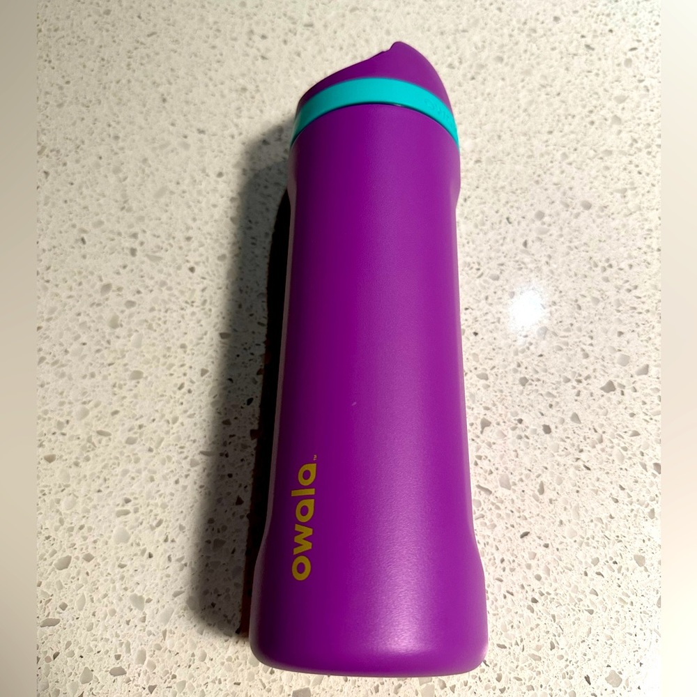 Owala 24oz water bottle